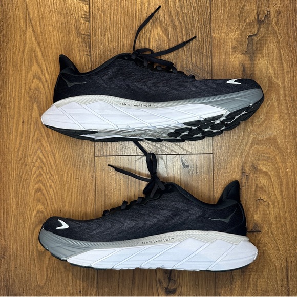 Hoka One Arahi 6 - Picture 2 of 6